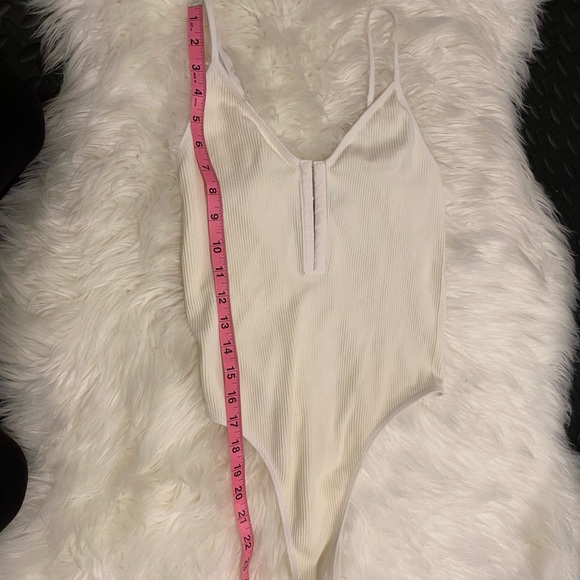 Amend Bodysuit with Hook And Eye Adjustable Straps Size M/L - Picture 4 of 5